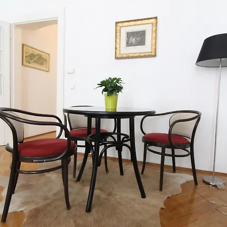 Apartment Villa Penzing Vienna Exterior photo